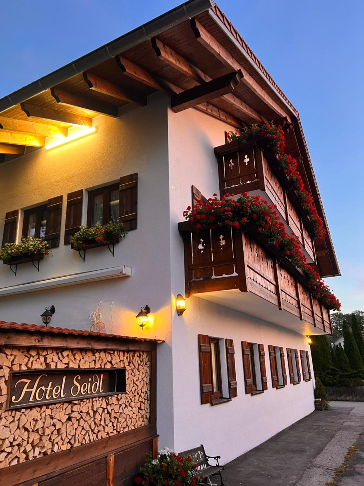 Hotel Seidl Straßlach-Dingharting Eksteriør bilde
